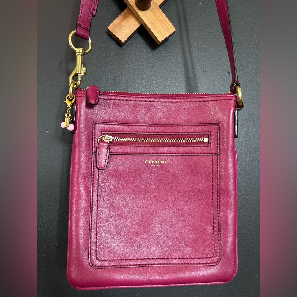 Coach Women's Crossbody Bag in Raspberry